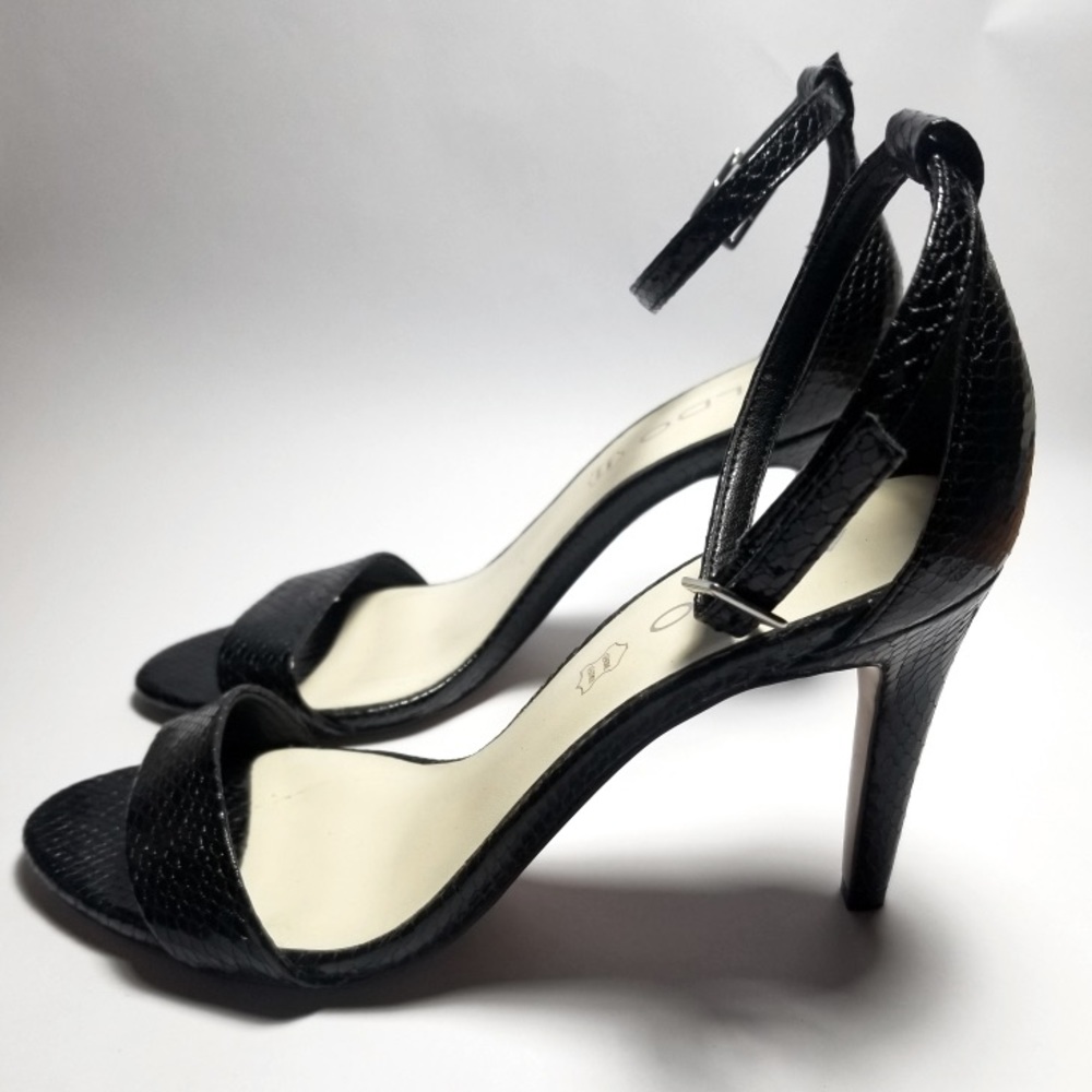 Aldo Size 7 heeled sandal.